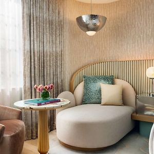 One-Bedroom King Suite